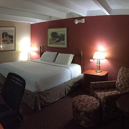 Rodeway Inn & Suites Rockford Zewnętrze zdjęcie