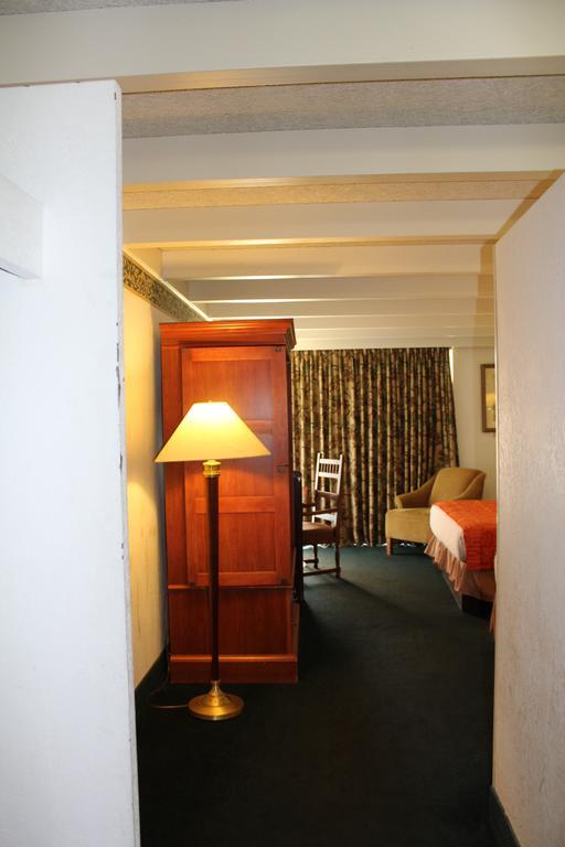 Rodeway Inn & Suites Rockford Zewnętrze zdjęcie
