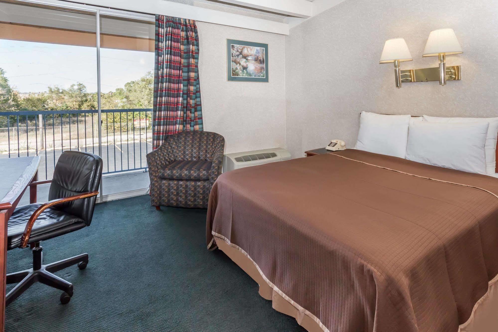 Rodeway Inn & Suites Rockford Zewnętrze zdjęcie